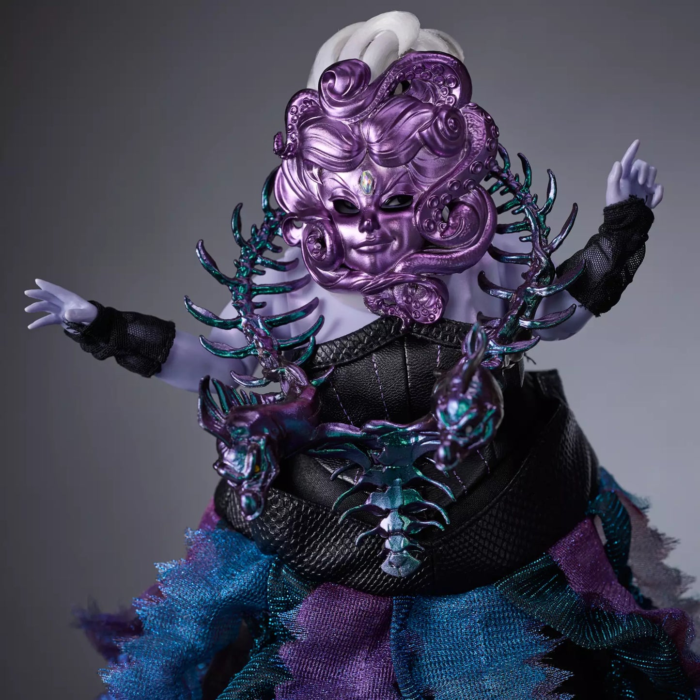 Ursula Limited Edition Doll – Disney Designer Collection Midnight Masquerade Series – Villains – 12''